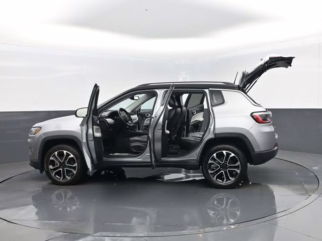 2022 Billet Silver Metallic Clearcoat Jeep Compass Limited 4X4 SUV