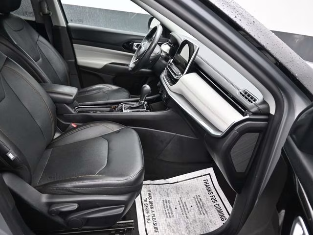 2022 Billet Silver Metallic Clearcoat Jeep Compass Limited 4X4 SUV