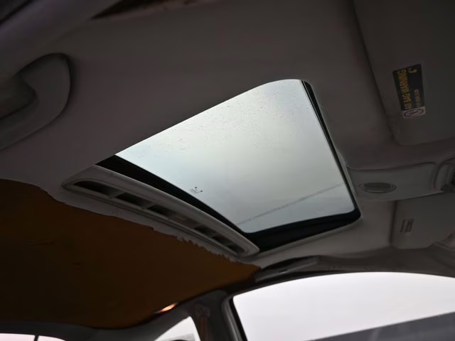 2001 Volkswagen Beetle GLS FWD Hatchback