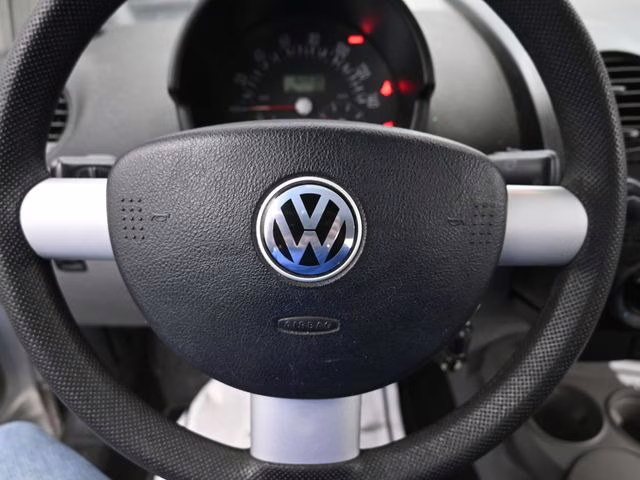 2001 Volkswagen Beetle GLS FWD Hatchback