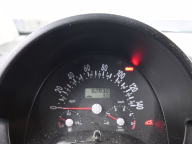 2001 Volkswagen Beetle GLS FWD Hatchback