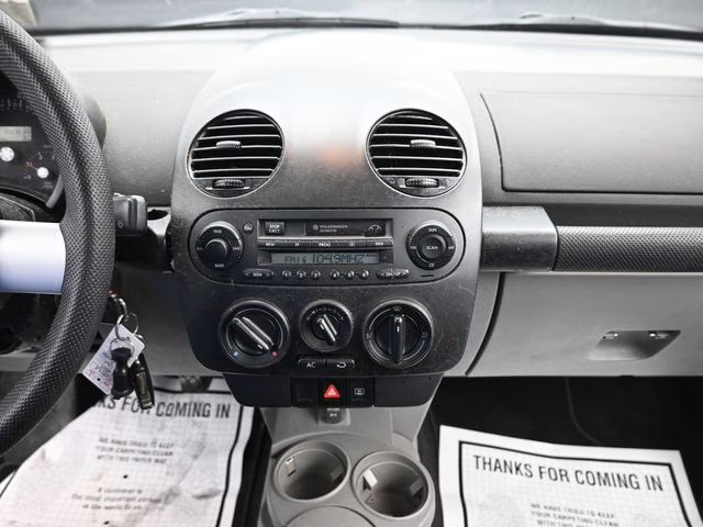 2001 Volkswagen Beetle GLS FWD Hatchback