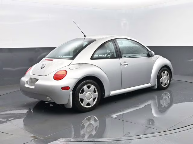 2001 Volkswagen Beetle GLS FWD Hatchback