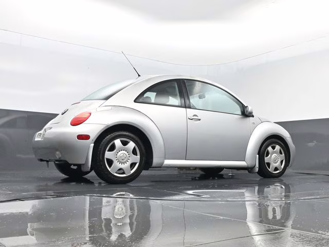 2001 Volkswagen Beetle GLS FWD Hatchback