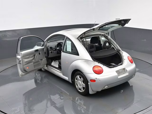 2001 Volkswagen Beetle GLS FWD Hatchback
