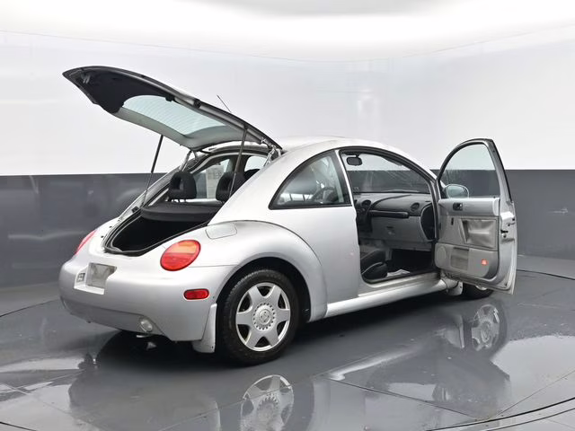 2001 Volkswagen Beetle GLS FWD Hatchback