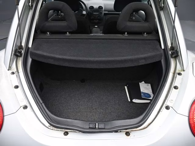 2001 Volkswagen Beetle GLS FWD Hatchback