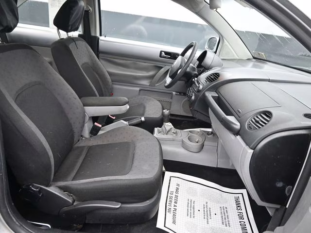 2001 Volkswagen Beetle GLS FWD Hatchback