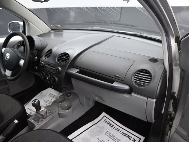 2001 Volkswagen Beetle GLS FWD Hatchback