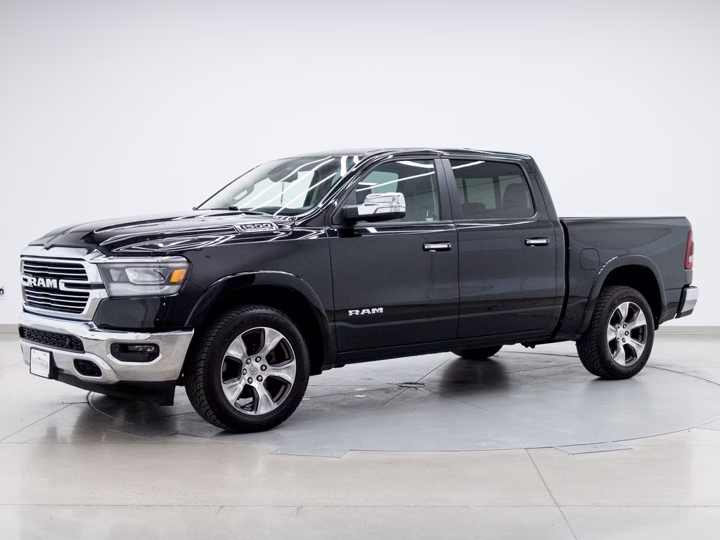 2019 Diamond Black Crystal Pearlcoat Ram 1500 Laramie 4X4 Truck