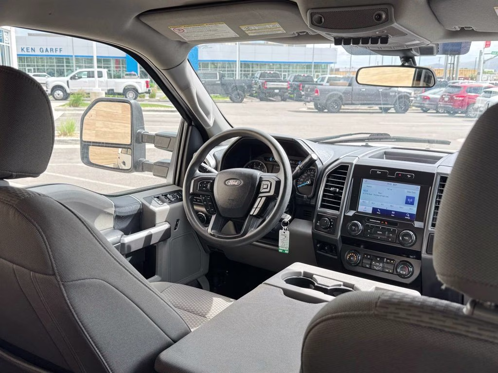 2022 White Ford Super Duty F-350 SRW XLT 4X4 Truck