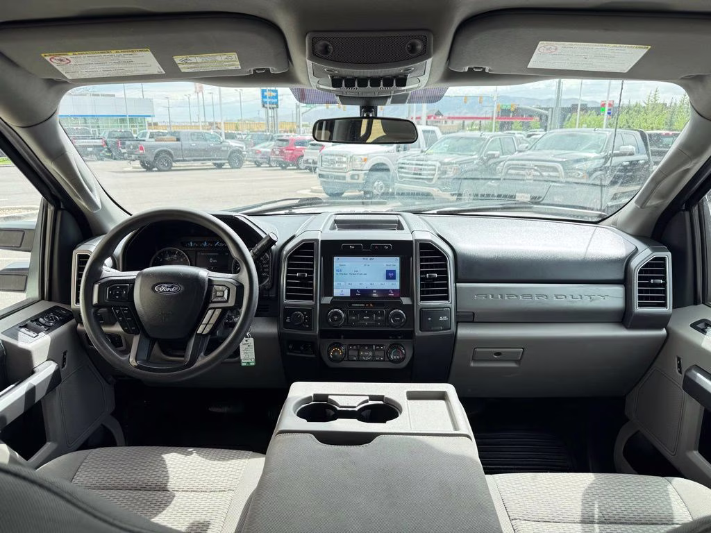 2022 White Ford Super Duty F-350 SRW XLT 4X4 Truck