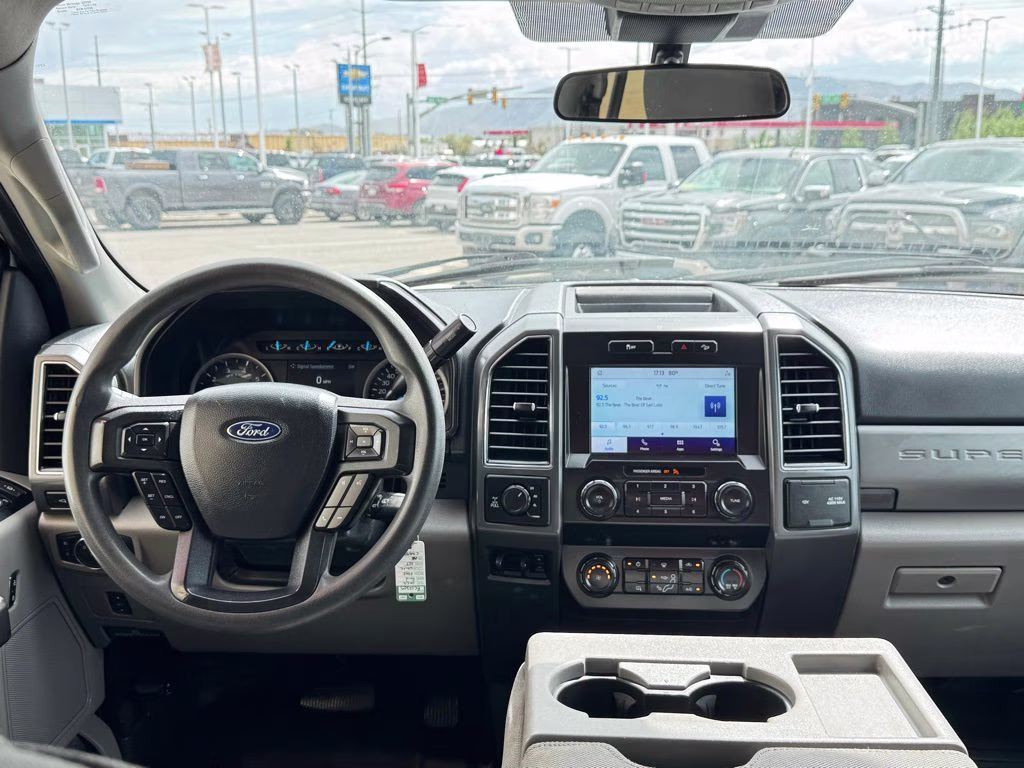 2022 White Ford Super Duty F-350 SRW XLT 4X4 Truck