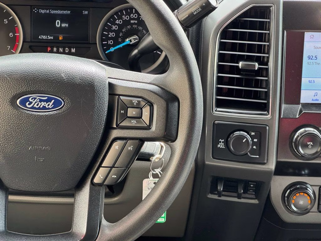 2022 White Ford Super Duty F-350 SRW XLT 4X4 Truck