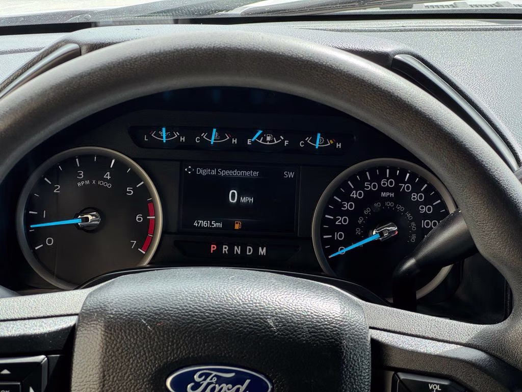 2022 White Ford Super Duty F-350 SRW XLT 4X4 Truck