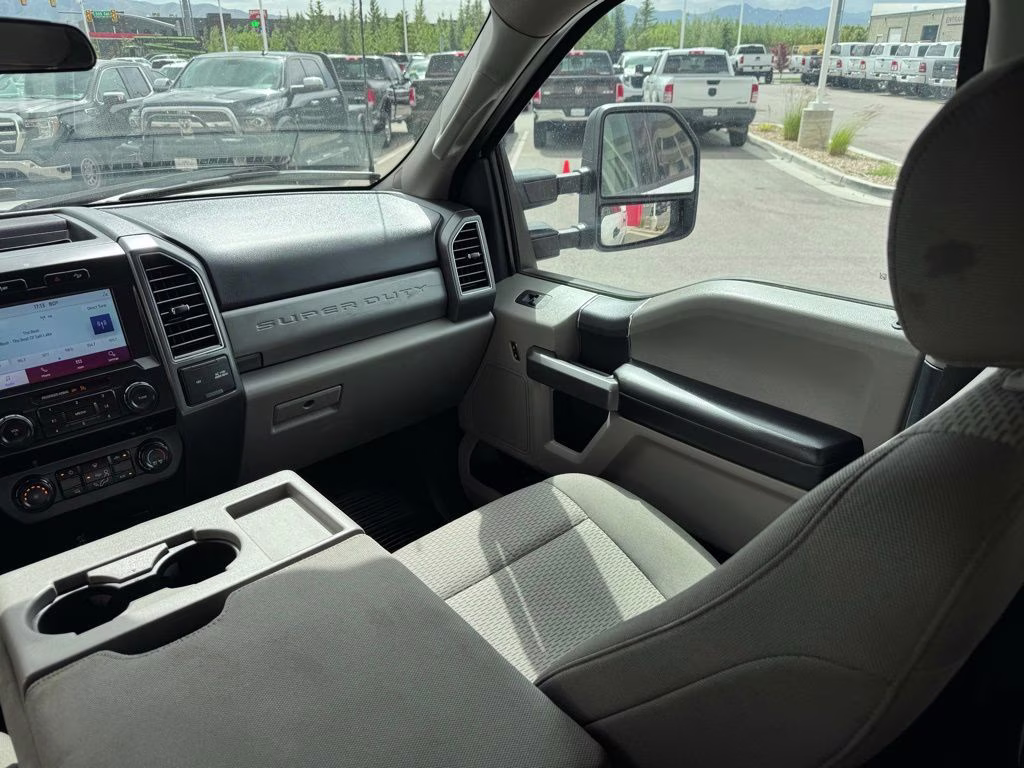2022 White Ford Super Duty F-350 SRW XLT 4X4 Truck