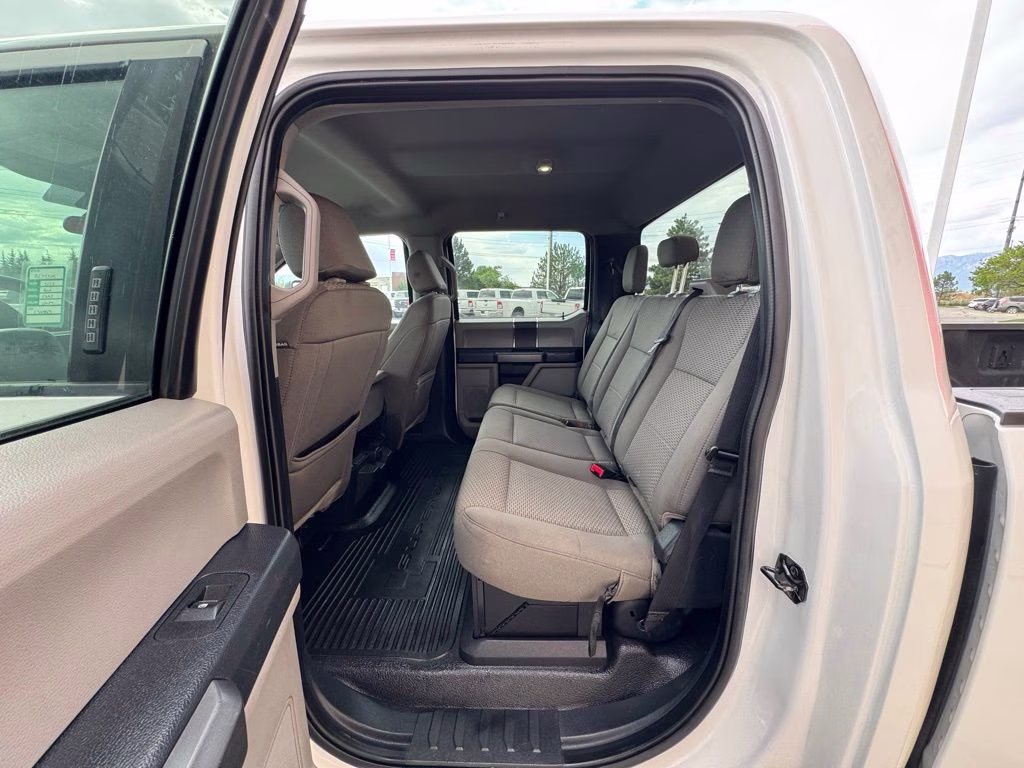 2022 White Ford Super Duty F-350 SRW XLT 4X4 Truck