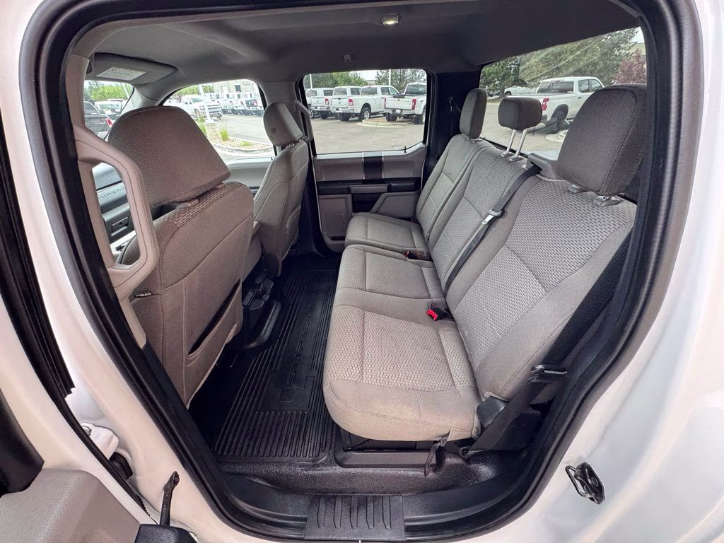2022 White Ford Super Duty F-350 SRW XLT 4X4 Truck