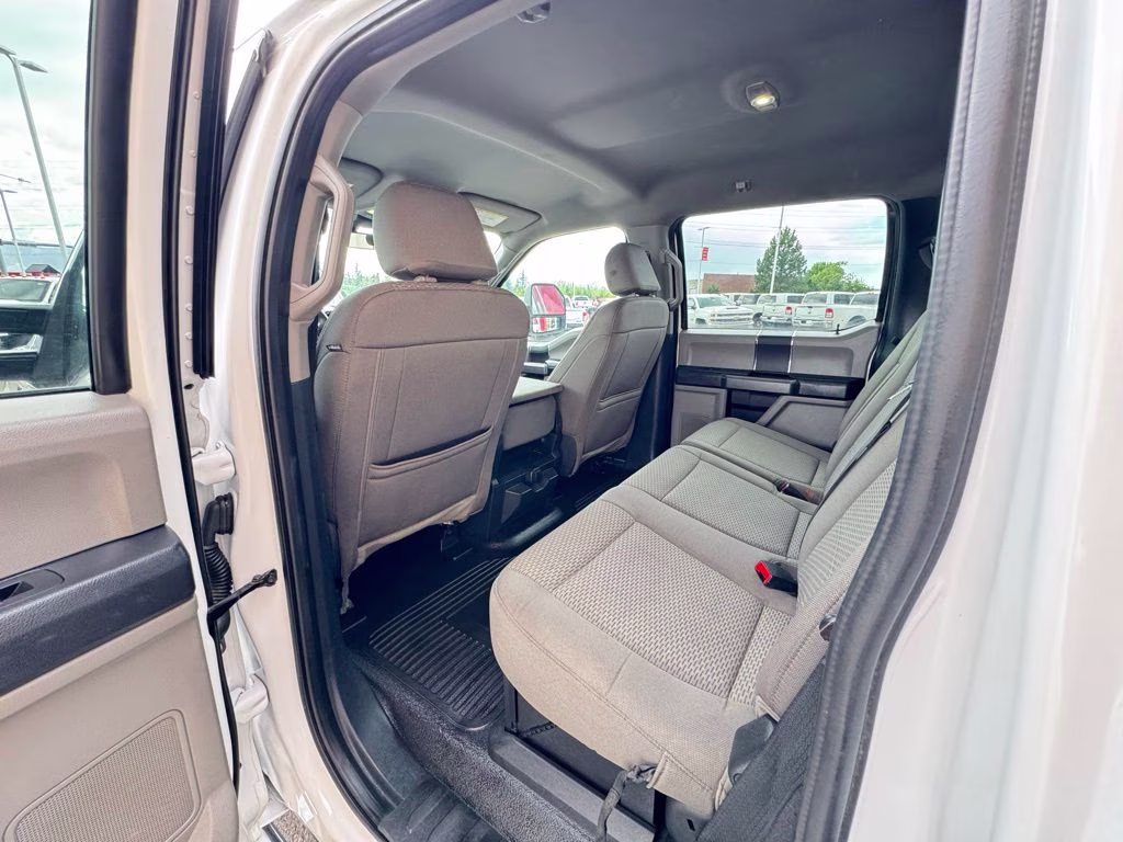2022 White Ford Super Duty F-350 SRW XLT 4X4 Truck
