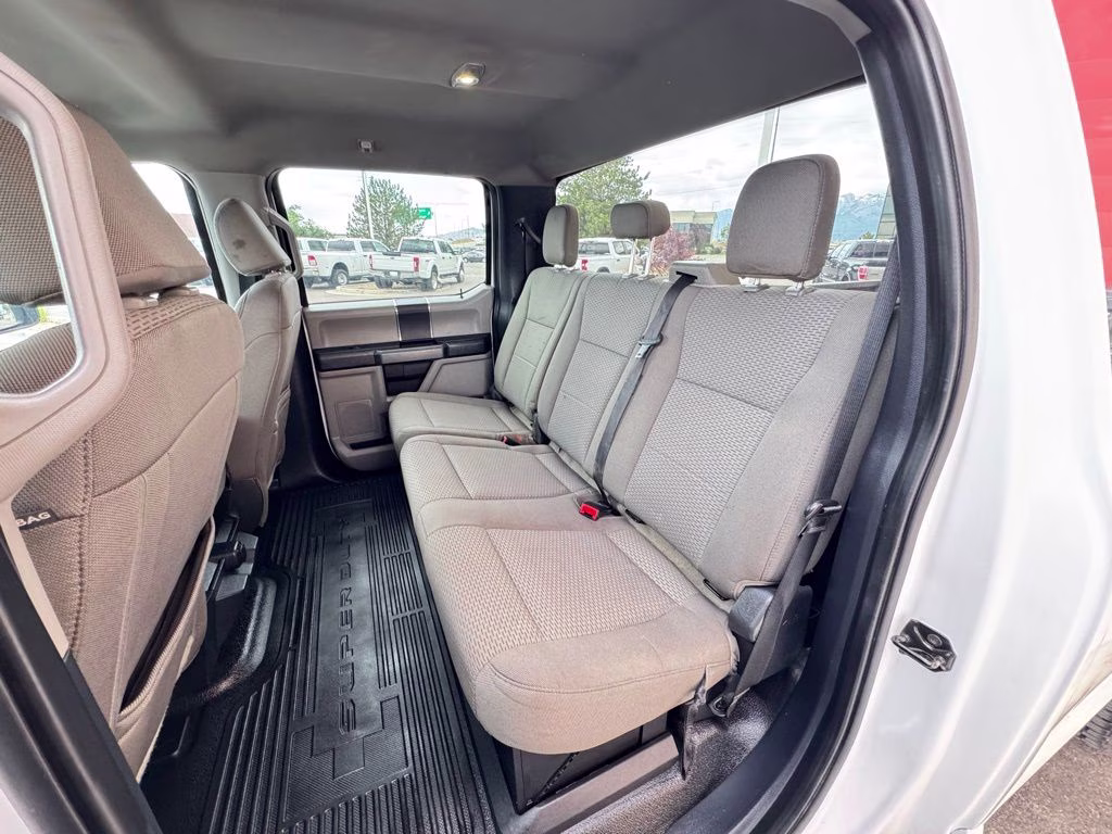 2022 White Ford Super Duty F-350 SRW XLT 4X4 Truck