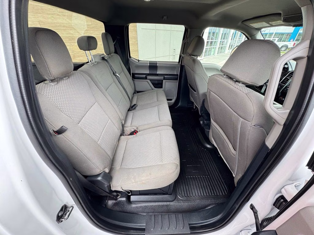 2022 White Ford Super Duty F-350 SRW XLT 4X4 Truck