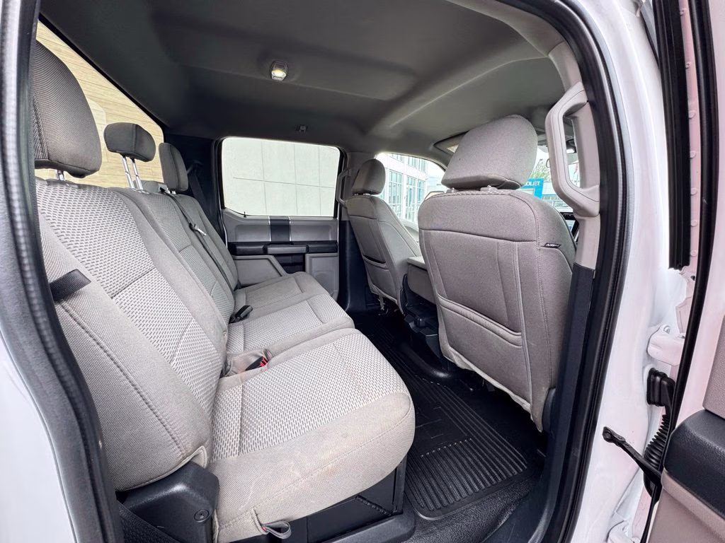 2022 White Ford Super Duty F-350 SRW XLT 4X4 Truck
