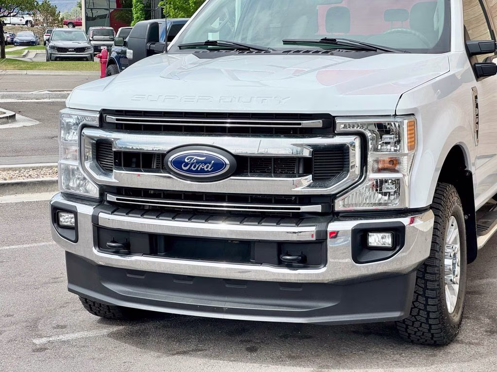 2022 White Ford Super Duty F-350 SRW XLT 4X4 Truck