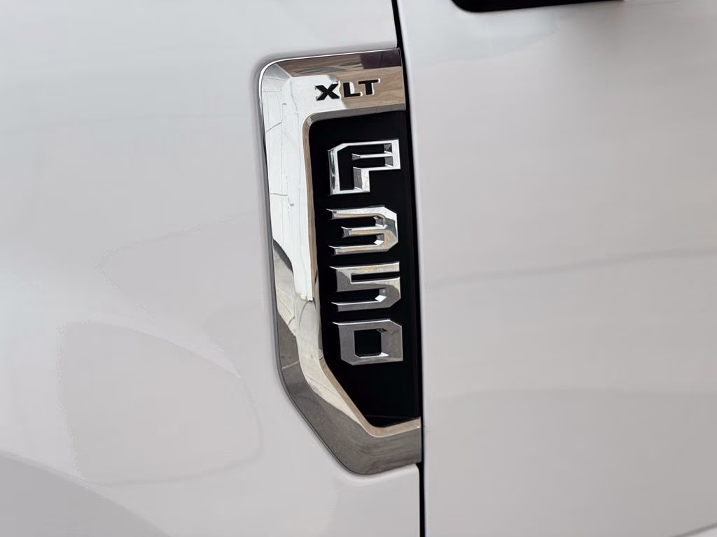 2022 White Ford Super Duty F-350 SRW XLT 4X4 Truck