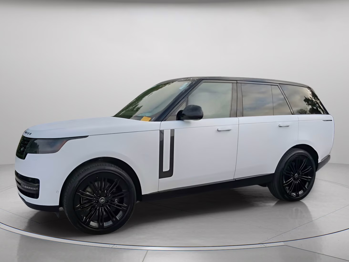 2025 Fuji White Land Rover Range Rover SE AWD SUV