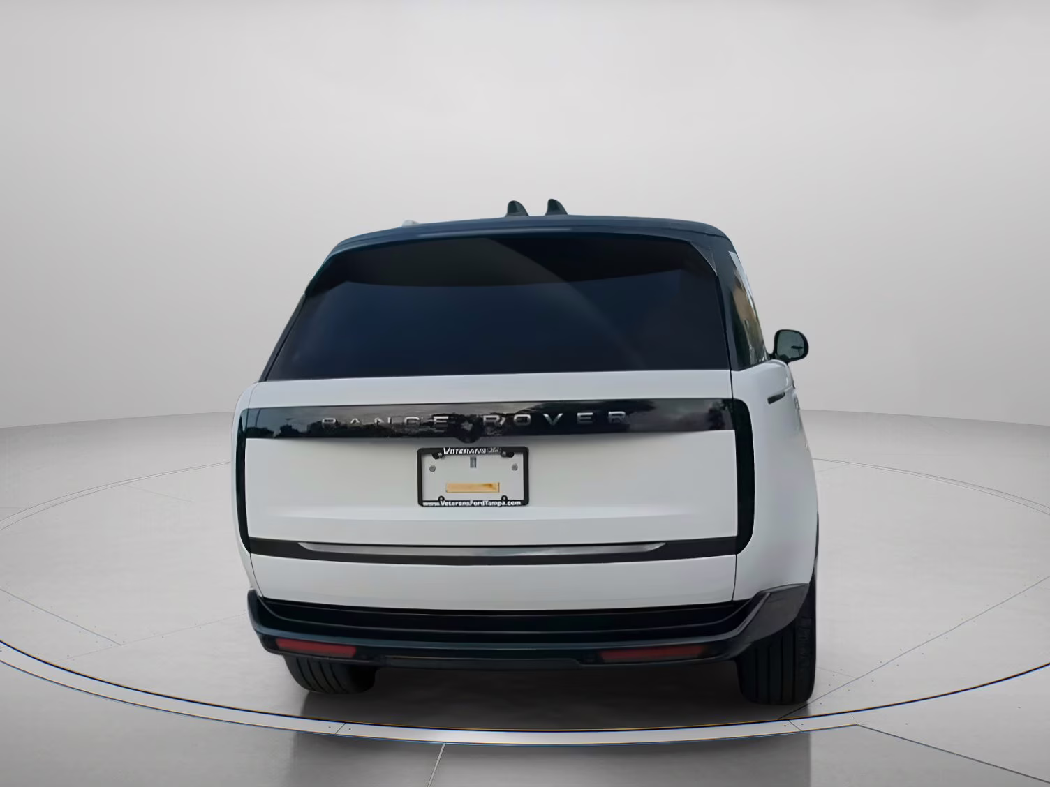 2025 Fuji White Land Rover Range Rover SE AWD SUV