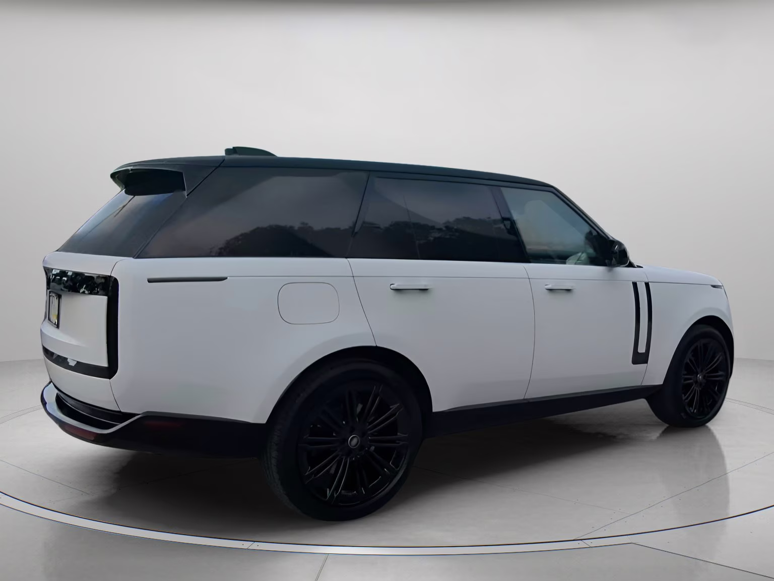 2025 Fuji White Land Rover Range Rover SE AWD SUV