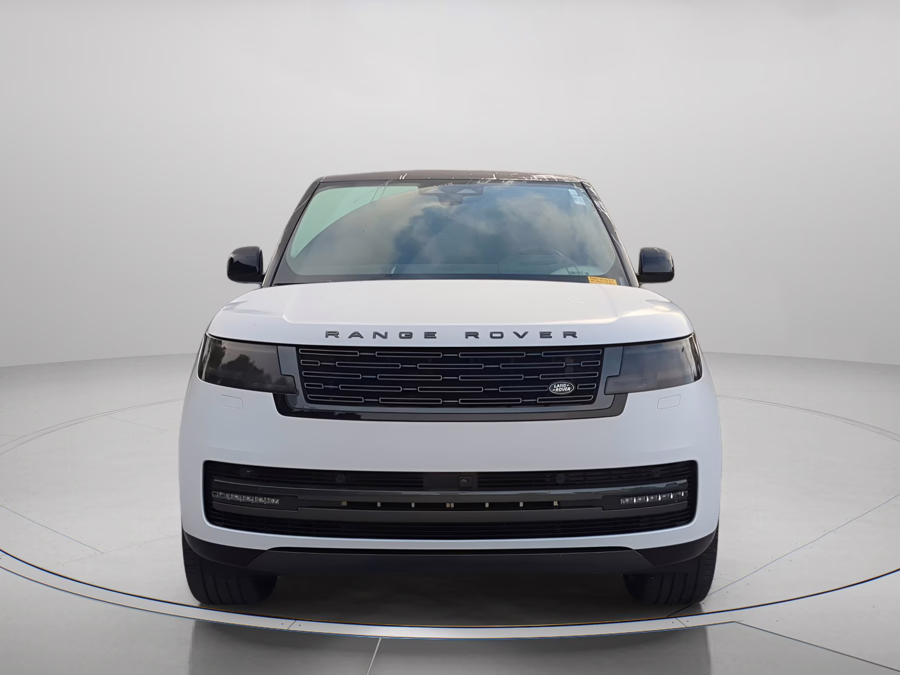 2025 Fuji White Land Rover Range Rover SE AWD SUV