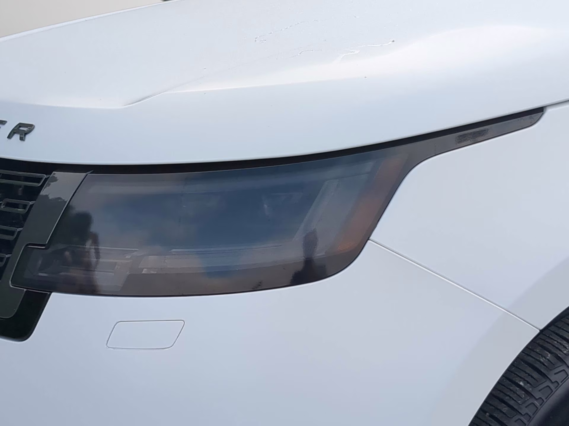 2025 Fuji White Land Rover Range Rover SE AWD SUV