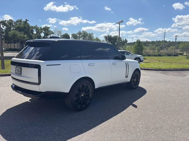 2025 Fuji White Land Rover Range Rover SE AWD SUV