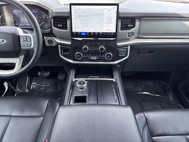 2022 Silver Metallic Ford Expedition XLT RWD SUV
