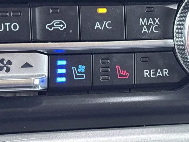 2022 Silver Metallic Ford Expedition XLT RWD SUV