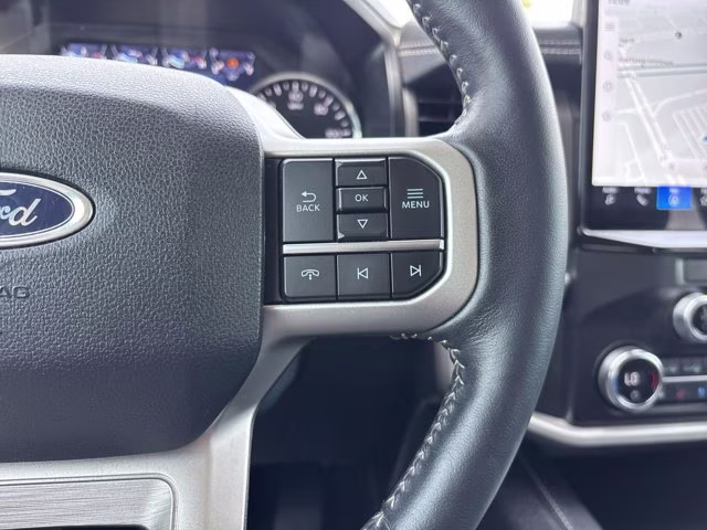 2022 Silver Metallic Ford Expedition XLT RWD SUV