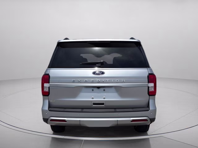 2022 Silver Metallic Ford Expedition XLT RWD SUV