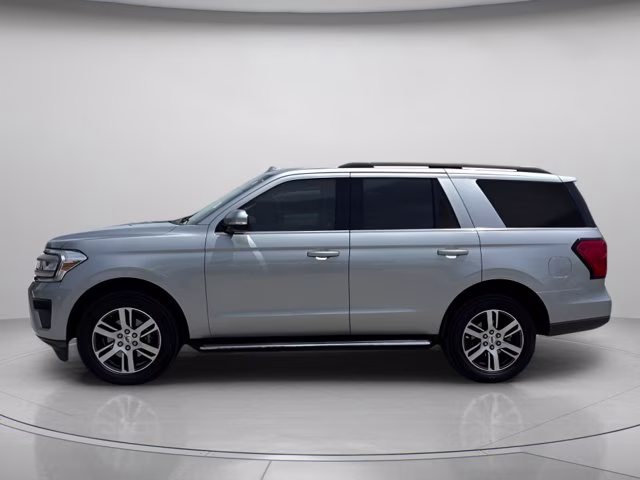 2022 Silver Metallic Ford Expedition XLT RWD SUV