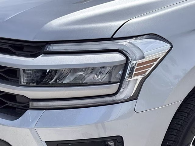 2022 Silver Metallic Ford Expedition XLT RWD SUV