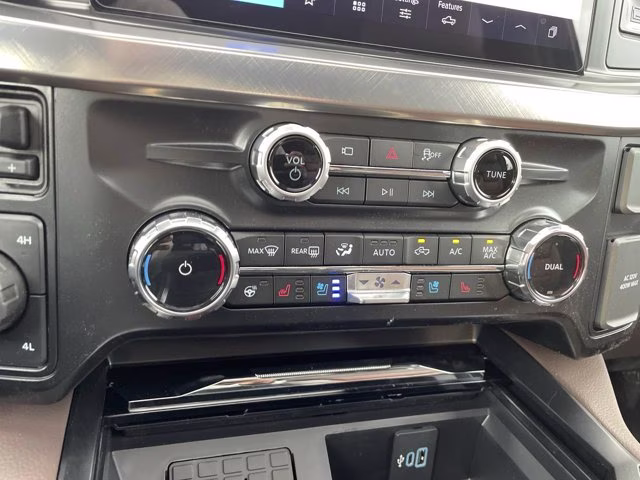2026 Agate Black Metallic Ford Super Duty F-350 DRW Valor Lift 4X4 Truck
