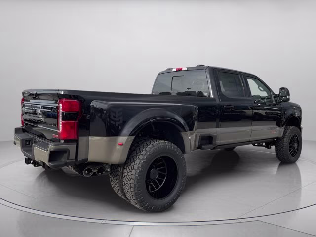 2026 Agate Black Metallic Ford Super Duty F-350 DRW Valor Lift 4X4 Truck