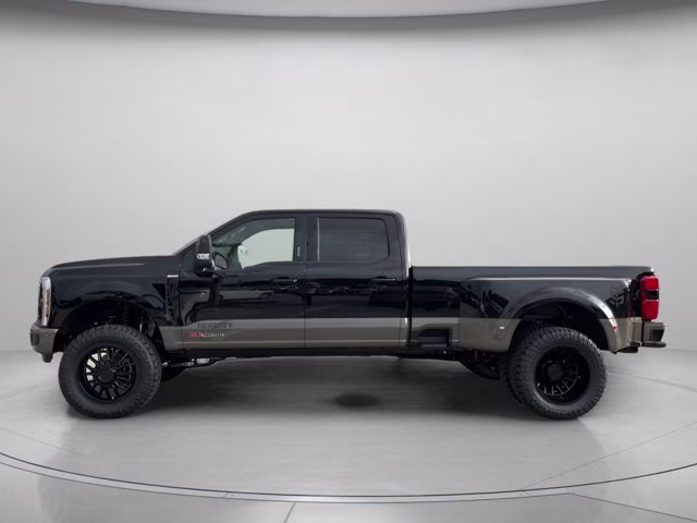 2026 Agate Black Metallic Ford Super Duty F-350 DRW Valor Lift 4X4 Truck