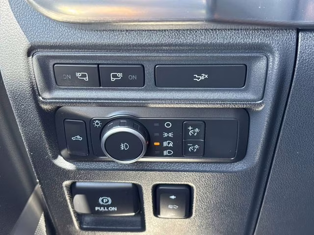 2022 Black Metallic Ford F-150 Lariat RWD Truck