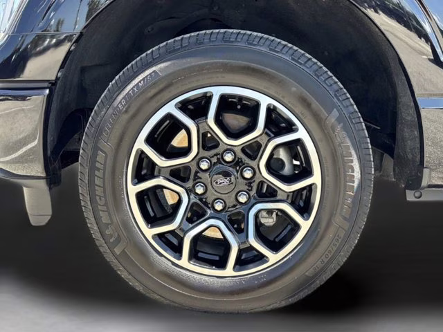 2022 Black Metallic Ford F-150 Lariat RWD Truck