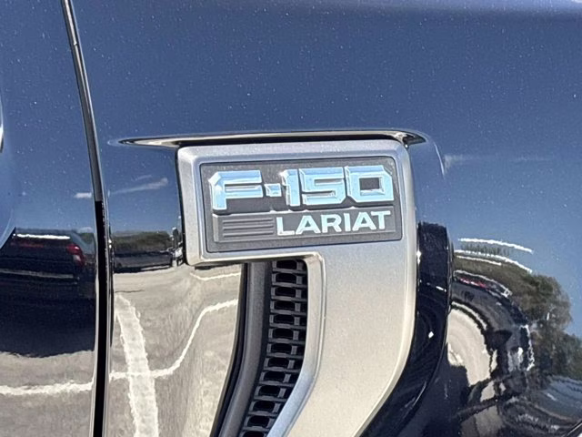 2022 Black Metallic Ford F-150 Lariat RWD Truck