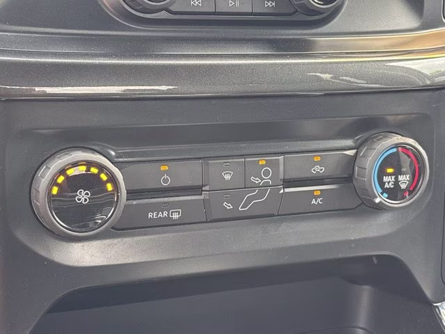 2022 Oxford White Ford F-150 XL RWD Truck
