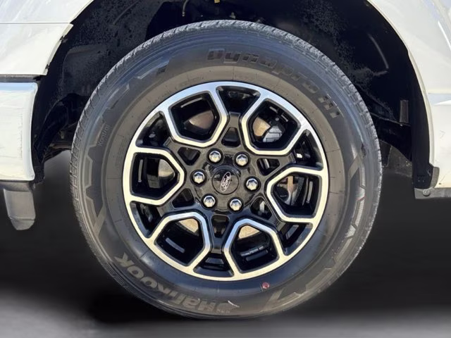 2022 Oxford White Ford F-150 XL RWD Truck