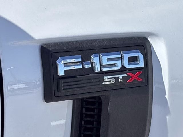 2022 Oxford White Ford F-150 XL RWD Truck