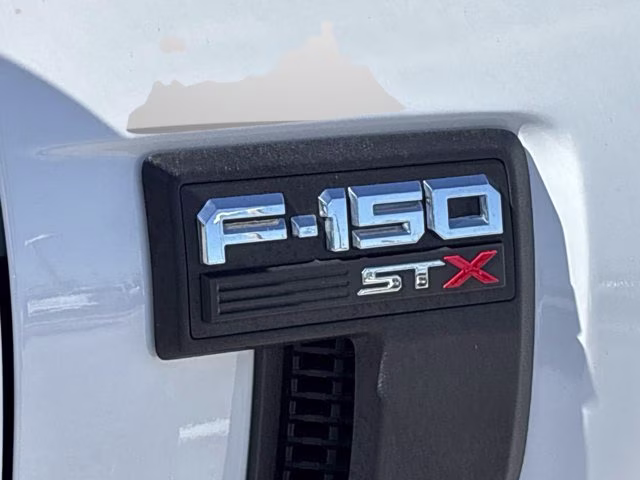 2022 Oxford White Ford F-150 XL RWD Truck